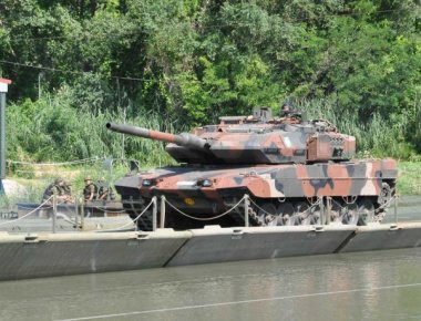 Οι Κάντας, Λιακουνάκος και Ευσταθίου κατηγορούμενοι για τις «μίζες» των Λέοπαρντ 2